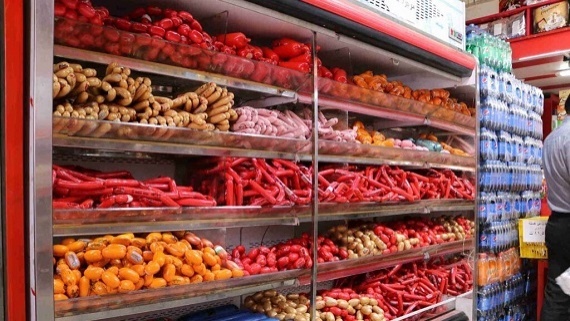 جدیدترین قیمت انواع کالباس در بازار 1401/06/05