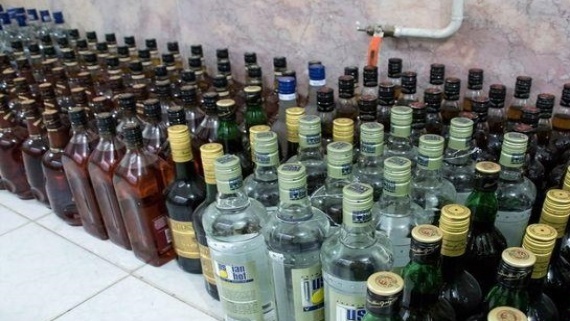 فروش مشروبات الکلی در روز روشن!