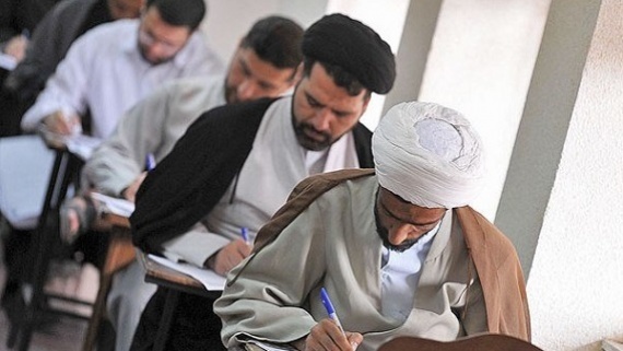 پس لرزه حضور روحانیون در بانک های کشور