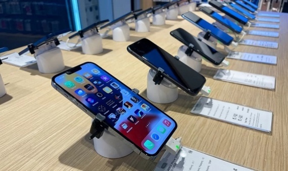 قیمت جدید گوشی های آیفون در بازار 1401/06/20