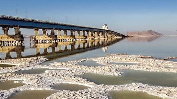 دریاچه ارومیه تبدیل به معدن خواهد شد؟