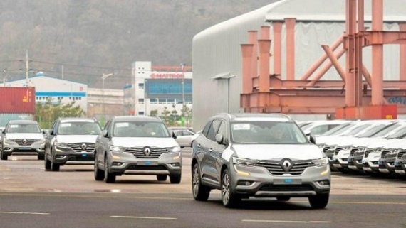 تعیین عوارض شناور برای واردات خودرو به کشور