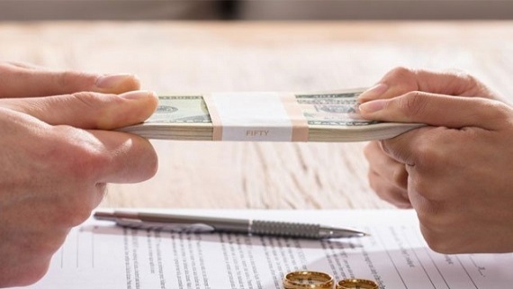 آیا به زن در صیغه، نفقه تعلق میگیرد؟