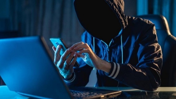 پهن شدن فرش قرمز برای سارقان اطلاعات با ادامه فیلترینگ