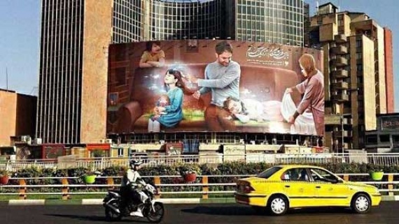 هزینه تعویض بنر دیوارنگاره ولیعصر چقدر است؟!