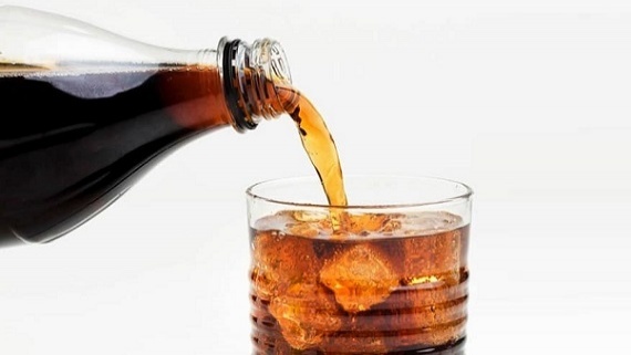 اثرات ویرانگر نوشابه بر بدن انسان (اینفوگرافیک)