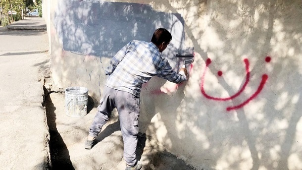 دستمزد پاک کردن شعارهای کوچه و خیابان چقدر است؟