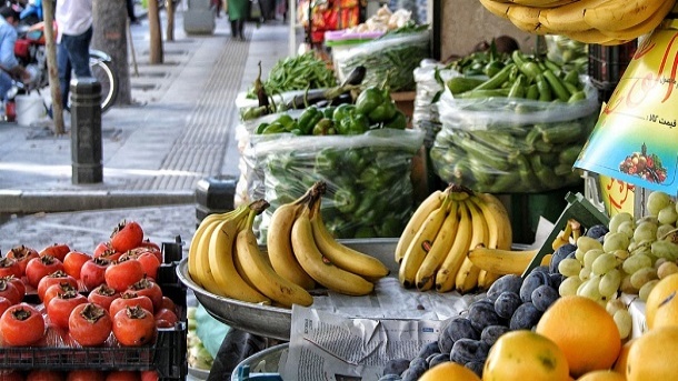 میوه از سبد خرید برخی خانوارها حذف شد