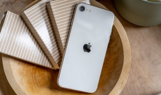 قیمت جدید گوشی های آیفون در بازار 1401/08/11