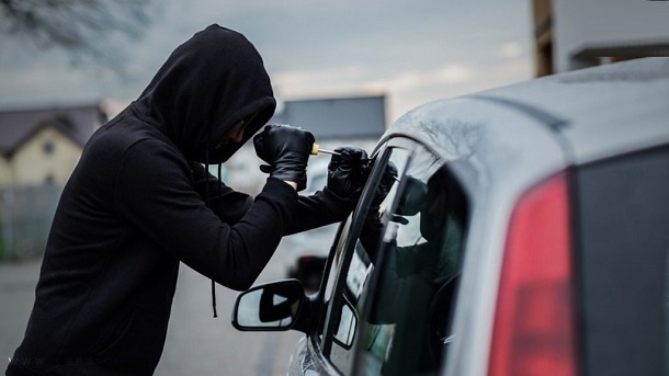 سرقت خودرو برای اثبات عشق