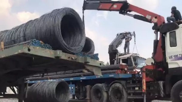 عوامل افزایش قیمت آهن در آذرماه 1401