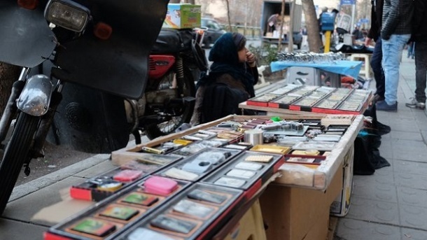 خرید گوشی ارزان از دستفروشان