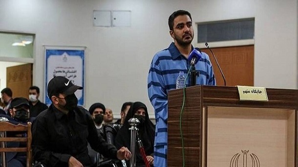 حمله به علی کریمی و پرستو صالحی در روزنامه دولت