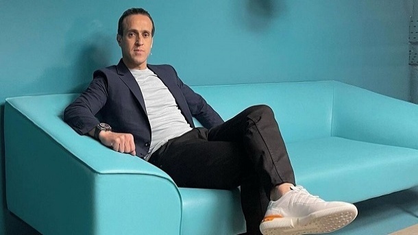 «کیهان» حکم علی کریمی را صادر کرد