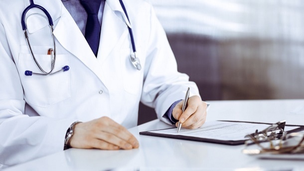 پزشکانی با درآمد زیر خط فقر