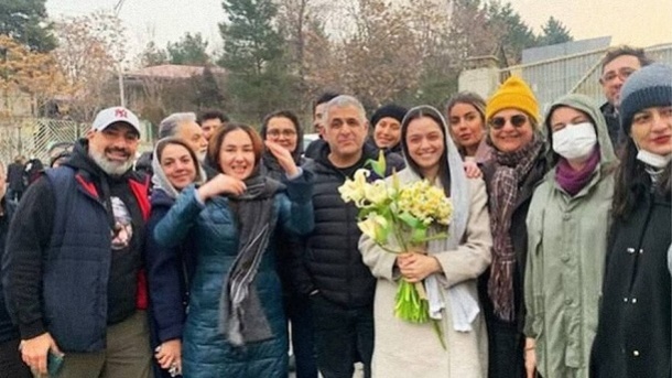 ببینید | اولین تصویر از ترانه علیدوستی پس از آزادی