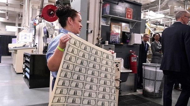 چرا دلار قدرتمند به ضرر بقیه کشورهای جهان تمام می‌شود؟