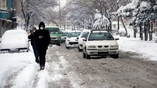 برف آمد، گاز و برق نداریم، شهر هم تعطیل