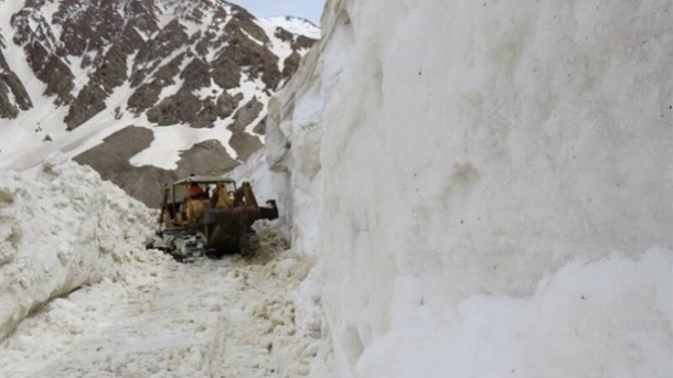 عکس | برف این جاده را تا بهار سال آینده بست