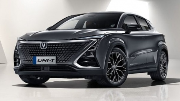 بازی دادن مردم با خودروهای وارداتی