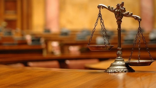 تفاوت بین دادگاه و دادسرا چیست؟