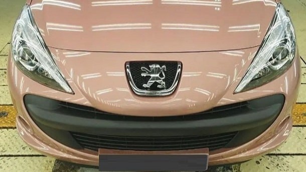 عرضه بورسی دنا، شاهین و پژو 207 متوقف گردید