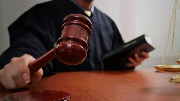 شکایت 2 خواهر از خواننده پاپ به خاطر مـرگ پـدر