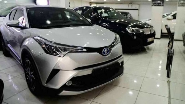 عرضه خودروهای وارداتی خارج از بورس کالا آزاد شد