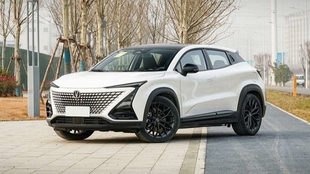 به عدد 100 هزار خودروی وارداتی نزدیک میشویم