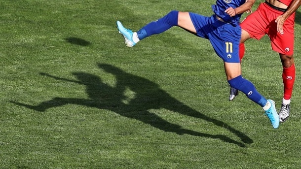 فوتبالیست‌ها، ماشین چاپ پول