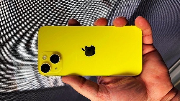 آیفون 14 زرد، بدترین گوشی تاریخ شرکت اپل