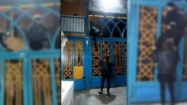 روایتی از ماجرای بالارفتن دو دختر از ورودی یک امامزاده