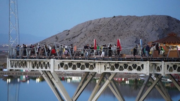 اجرای حکم شلاق دو جوان در گهرپارک سیرجان به دلیل شرب خمر