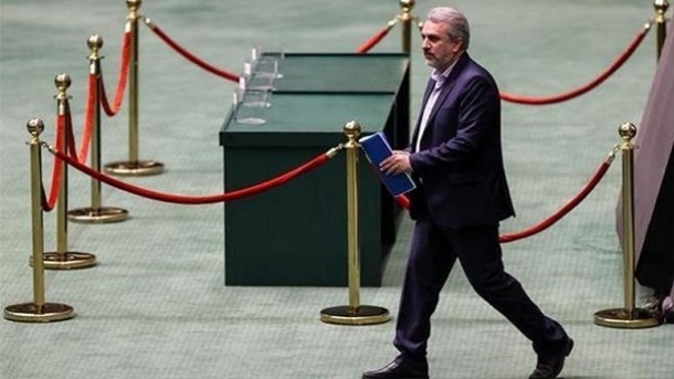 وزیر صمت در یک قدمی استیضاح