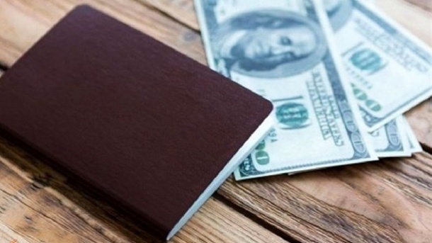 2 بانک، عامل فروش ارز مسافرتی شدند