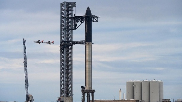 اسپیس X قدرتمندترین موشک جهان را پرتاب میکند