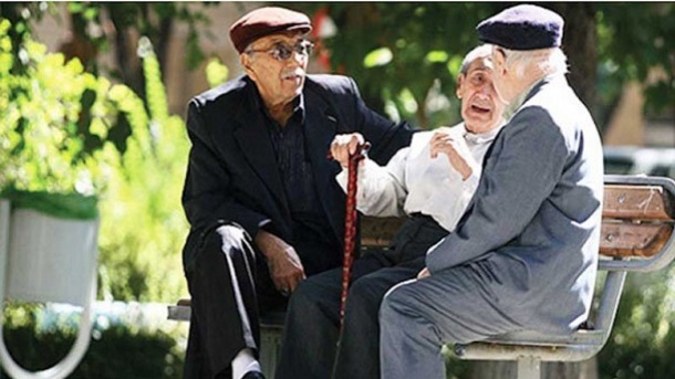 حقوق فروردین ماه بازنشستگان کشوری واریز شد