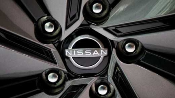 نیسان از خودروی جدید برقی خود رونمایی کرد