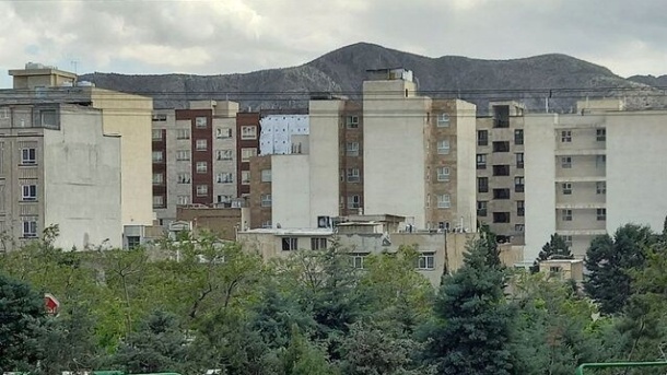 بازار مسکن و بورس رونق گرفته‌اند