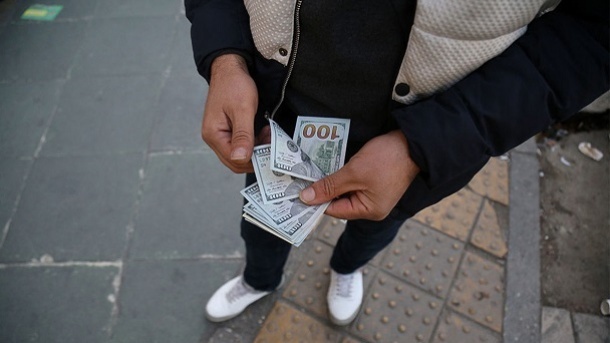 ممنوعیت تخصیص ارز به خریداران ارز از بازار آزاد