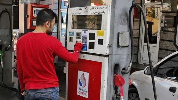 دریافت کارمزد از تراکنش در پمپ‌بنزین‌ها فعلاً مطرح نیست