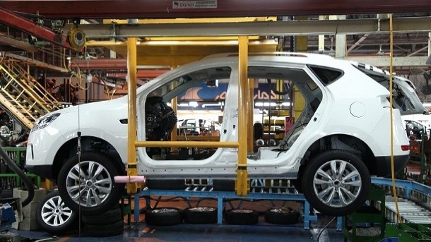 فروش خودروسازان خصوصی تا یکسال با قیمت بهمن 1401