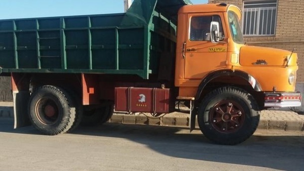 فیلم | حمله کامیون به داخل یک مغازه در شیراز