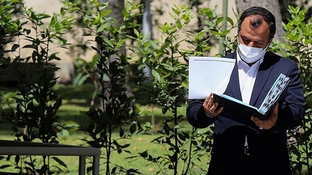 وزیر اقتصاد: اعتبارزدایی از قولنامه‌ها را تصویب کنید