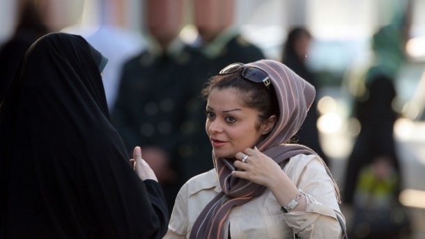 عباس عبدی: لایحه جدید حجاب، دعواها را بیشتر می کند