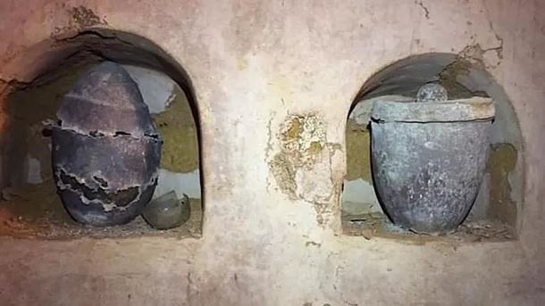 کشف عطر متعلق به ۲ هزار سال پیش در یک کوزه خاکسپاری رومی