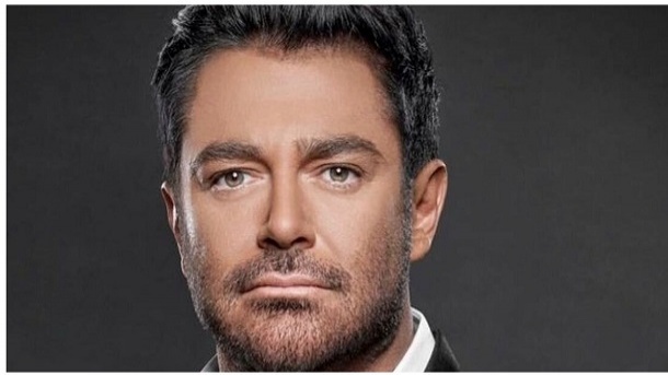 طعنه مجری ممنوع الکار به محمدرضا گلزار