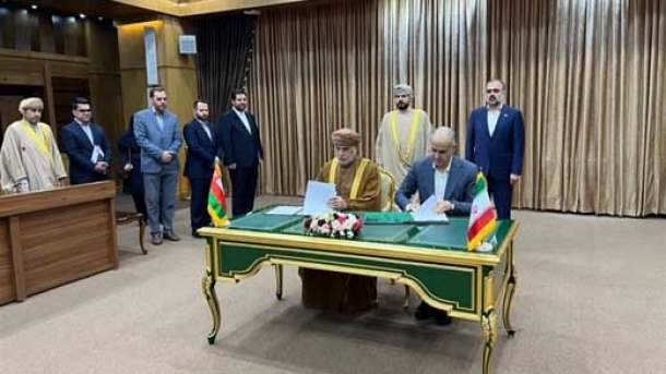 تفاهم نامه صادرات خودرو به عمان امضا شد