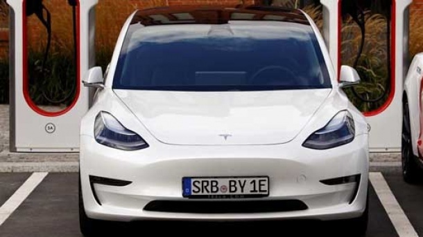 تسلا پرفروش ترین خودروی جهان شد