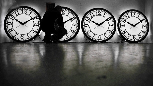 انتقاد تند از به‌هم خوردن نظم ساعت کار 